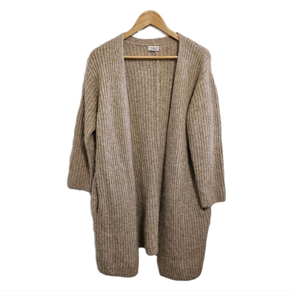 Club Monaco Sweaters - Club Monaco knit sweater open cardigan cream italian yarn size small